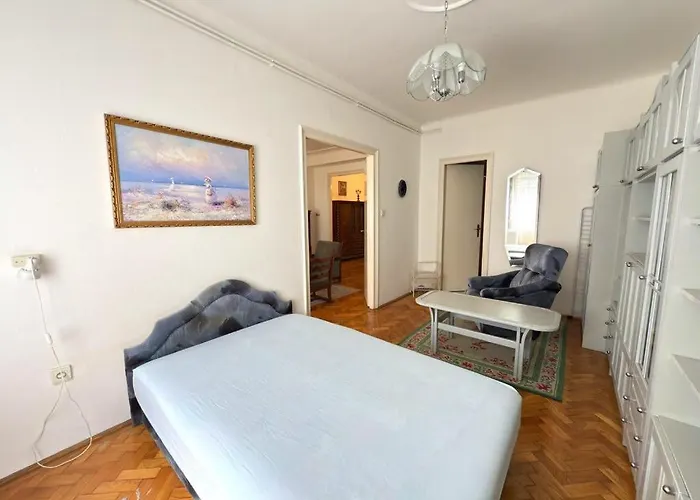 Elegant Apartment