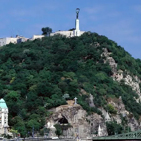 Elegant شقة بودابست